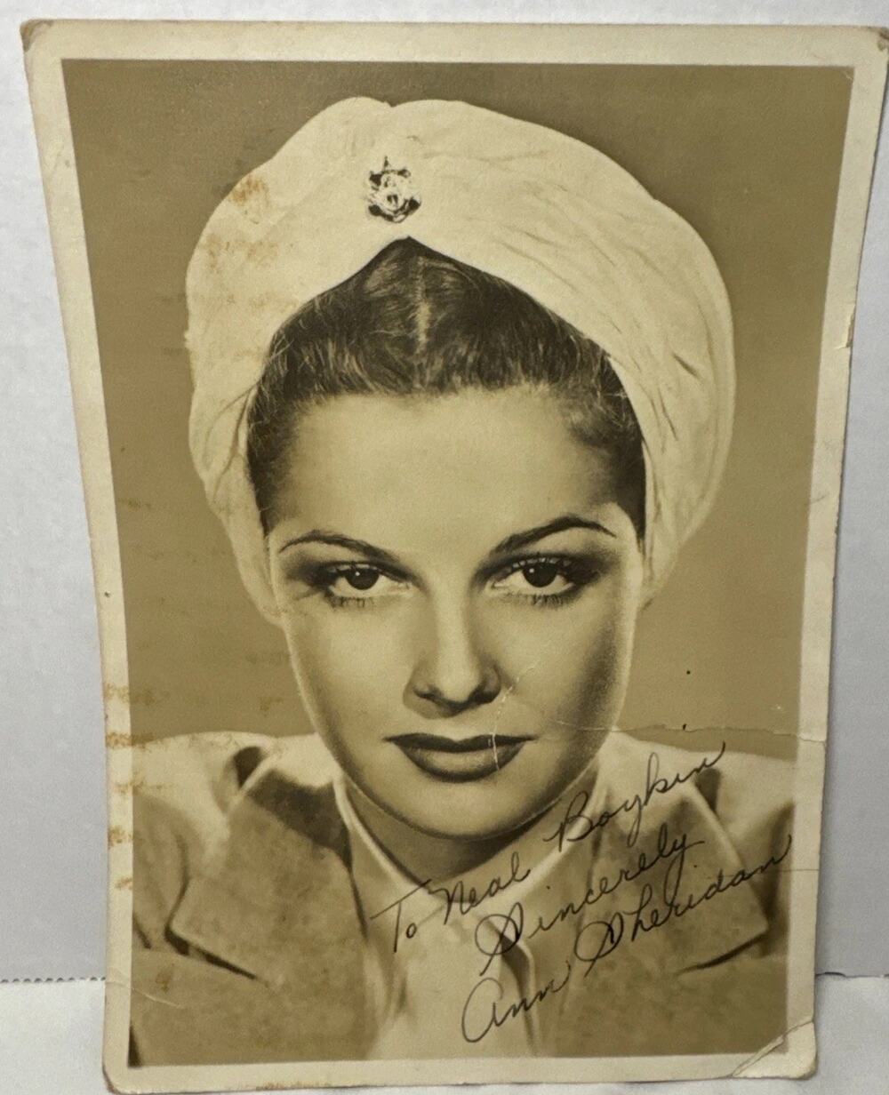 ANN SHERIDAN “The OOMPH GiRL” AUTOGRAPHED INSCRIBED Hand Signed PHOTOGRAPH.
